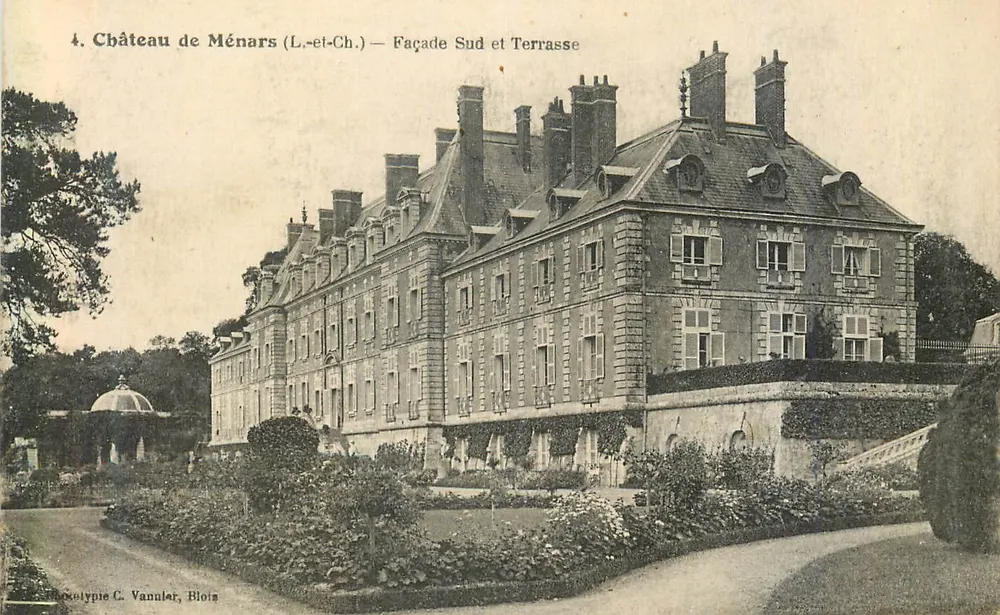 Castelo de Ménars (L.-et-Ch.) — Fachada Sul e Terraço — Thérapie C. Vanluler, Blois - Frente
