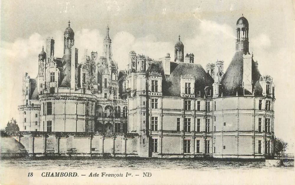 Chambord — Castelo de Francisco I — ND - Frente