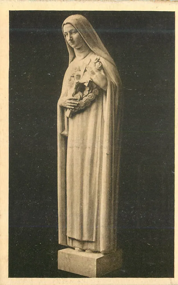 Estátua de Santa Têrceira do Menino Jesus — Ossuário de Douaumont — Editor Héliografia de Douaumont - Frente