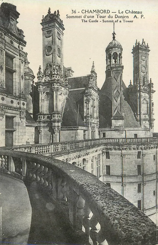 Chambord — Le Château — Sommet d'une Tour du Donjon — A. P. - Recto