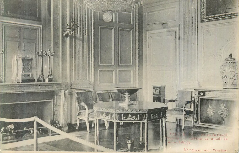 Palazzo del Grand Trianon — Studio di lavoro di Luigi Filippo — Mme Moreau, edit., Versailles - Recto