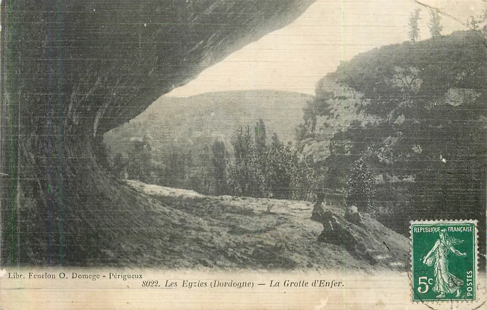 Les Eyzies (Dordogne) — La Grotte d'Enfer — Libr. Fenelon O. Domege - Périgueux 8022 - Recto