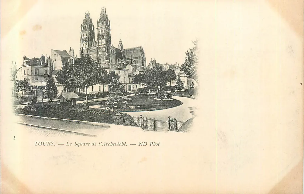 Tours — O Square de l'Archevêché — ND Pbot - Frente