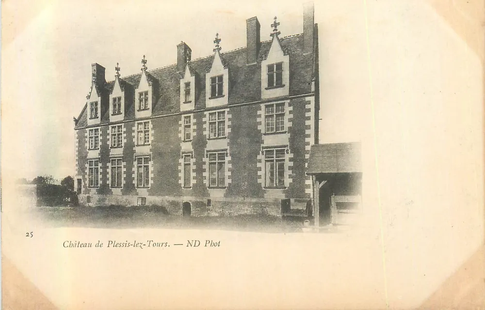 Castelo de Plessis-les-Tours — ND Phot - Frente