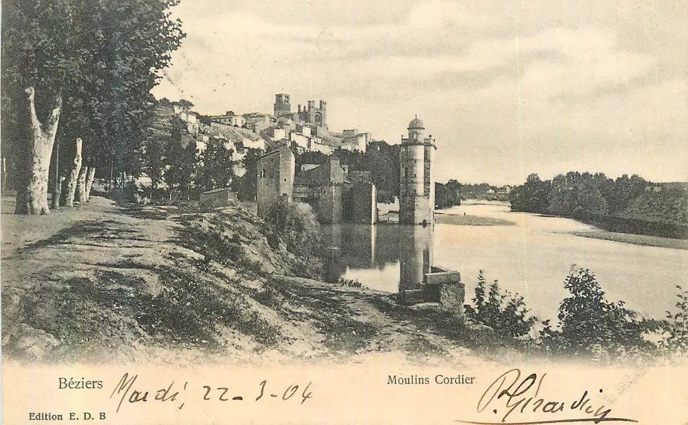 Béziers — Vue des Moulins Cordier et du château — Édition E.D.B. - Recto