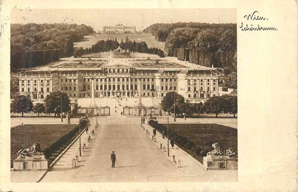 Schönbrunn — Palácio imperial e jardins — Viena, Áustria - Frente