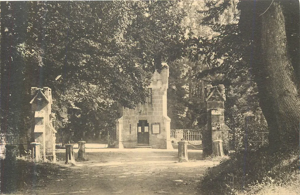 Castelo de KÉRIOLET — O Corpo de Guarda — Coleção Villard, Quimper - Frente