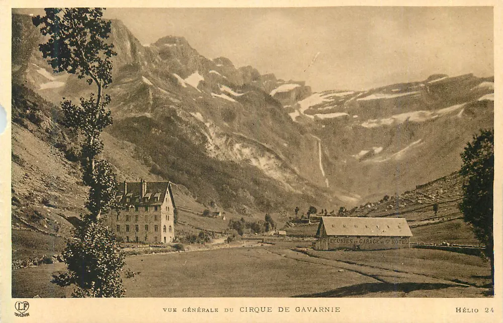 Visão geral do circo de Gavarnie — Hélios 24 — Héliogravura Labouche Frères, Toulouse - Frente