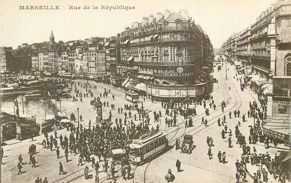 Marseille - Rue de la République — lively view with cinema and tramway - Front