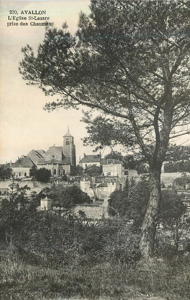 Avallon — Die Kirche Saint-Lazare von den Chaumes aus gesehen — Librairie Pothain frères, Verlag, Avallon - Vorderseite