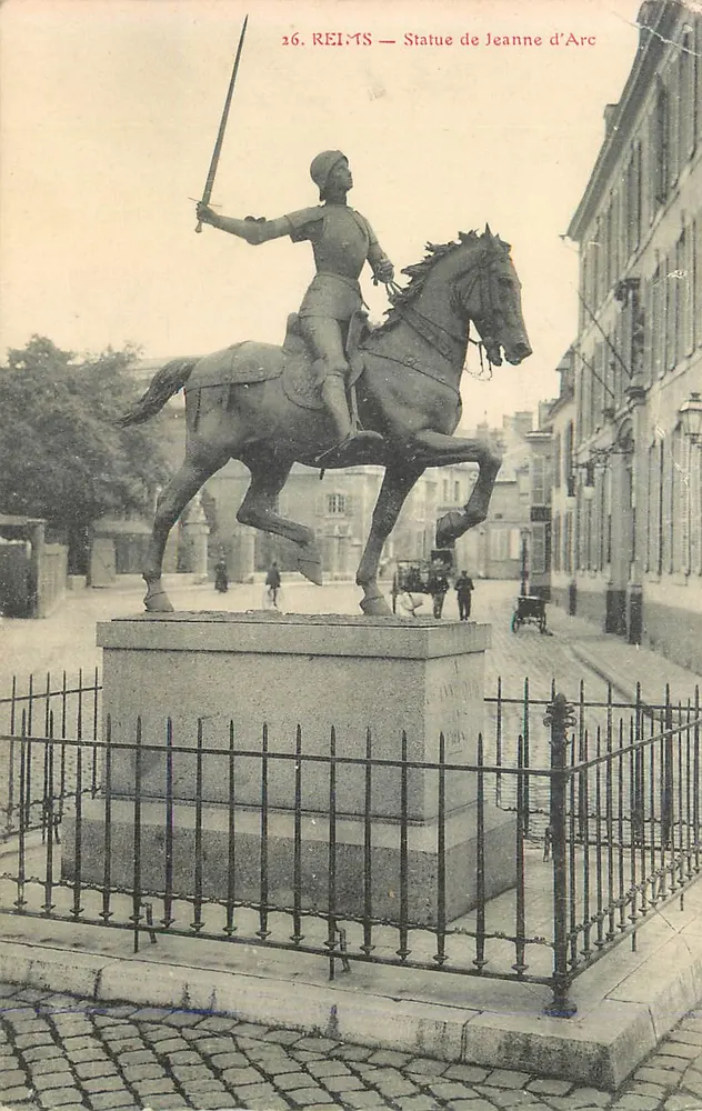 Estátua de Joana d'Arc — REI-15 — Editor REI-15 - Frente