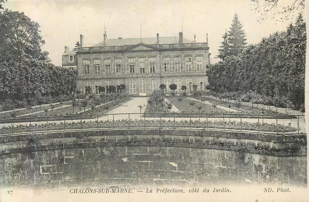Chalons-sur-Marne — La Préfecture, côté du Jardin — ND. Phot. - Recto