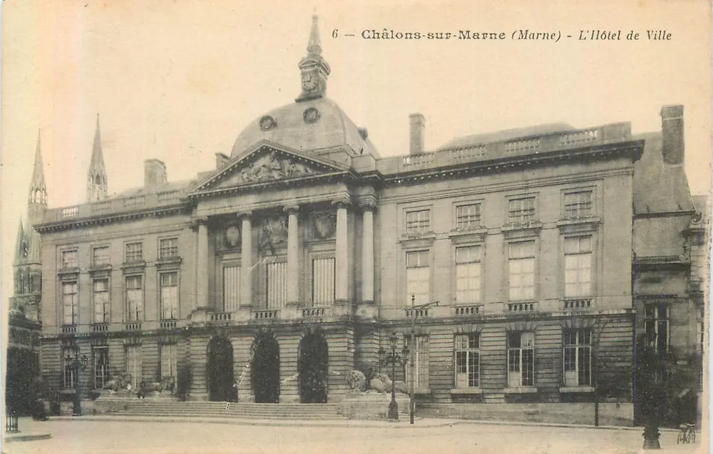 Châlons-sur-Marne (Marne) — L'Hôtel de Ville — éditeur anonyme, n° 6 - Recto