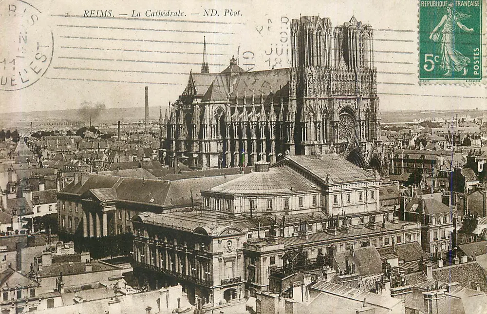 Reims — A Catedral — ND. Fot. - Frente