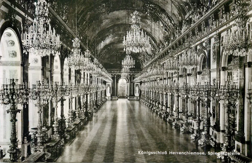 Königsschloß Herrenchiemsee, Spiegelsäle — Galerie mit Kronleuchtern und Kerzenleuchtern — Verlag C. Schweitzer, München - Vorderseite