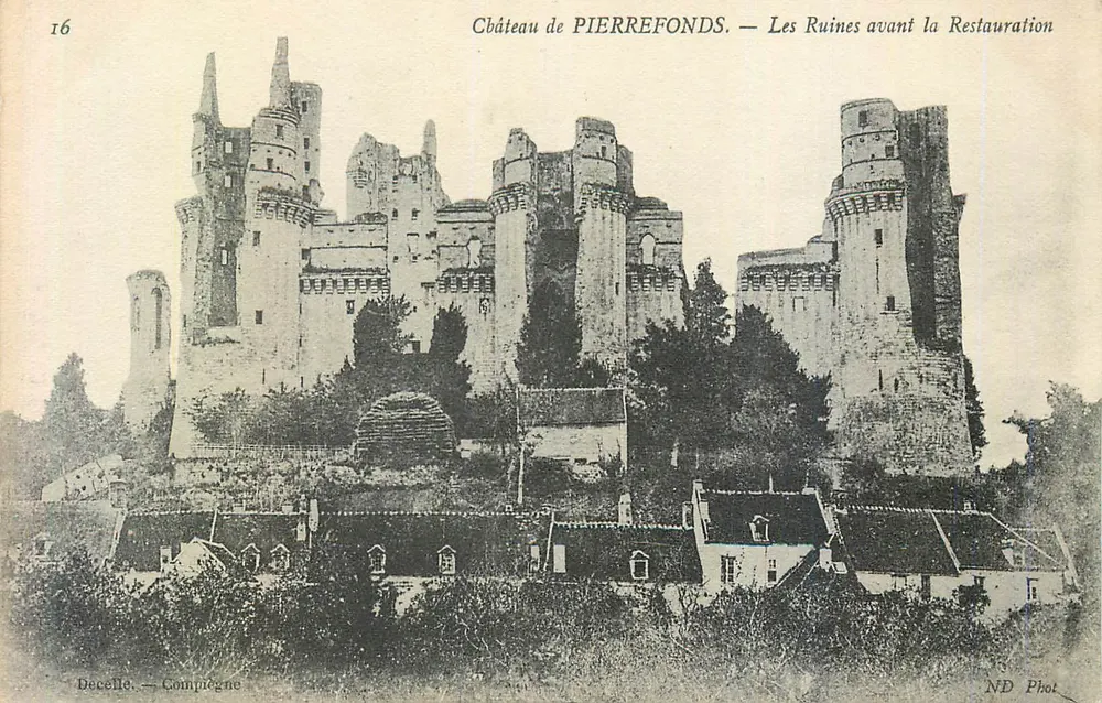 Château de PIERREFONDS — Les Ruines avant la Restauration — Decelle — Compiegne - Recto