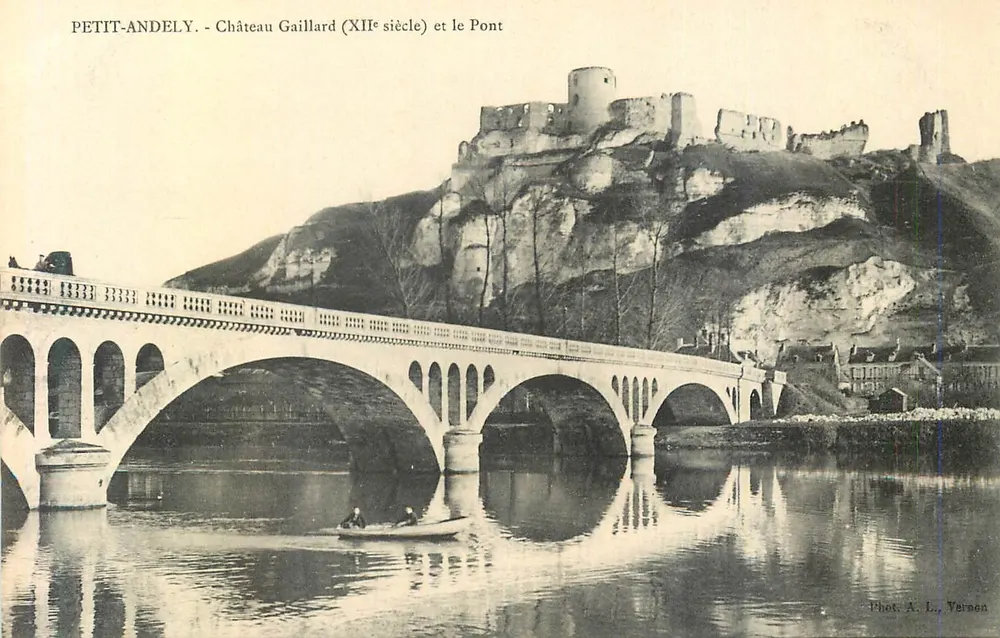 Petit-Andely - Schloss Gaillard (12. Jahrhundert) und der Brücke - Vorderseite