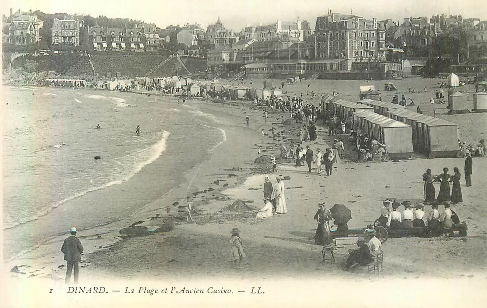 Dinard — La Plage et l'Ancien Casino — LL. - Recto