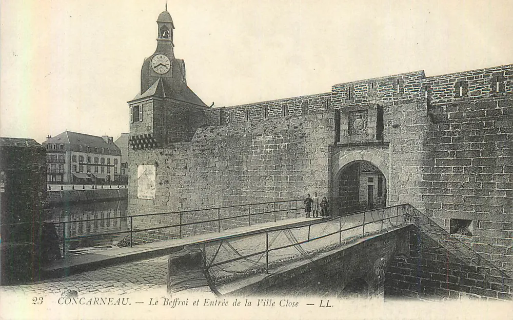 Concarneau — Le Beffroi et Entrée de la Ville Close — LL. n°23 - Recto