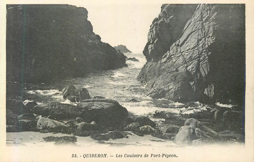 Quiberon — Les Couloirs de Port-Pigeon — G. Artaud, Nantes - Recto