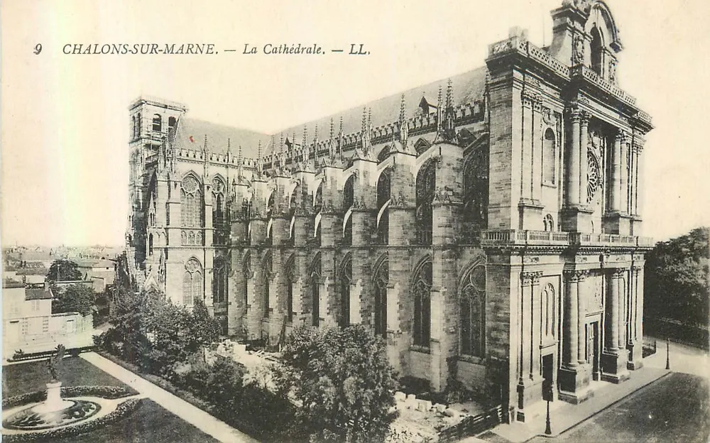 Chalons-sur-Marne — A Catedral — LL. — N°9 - Frente