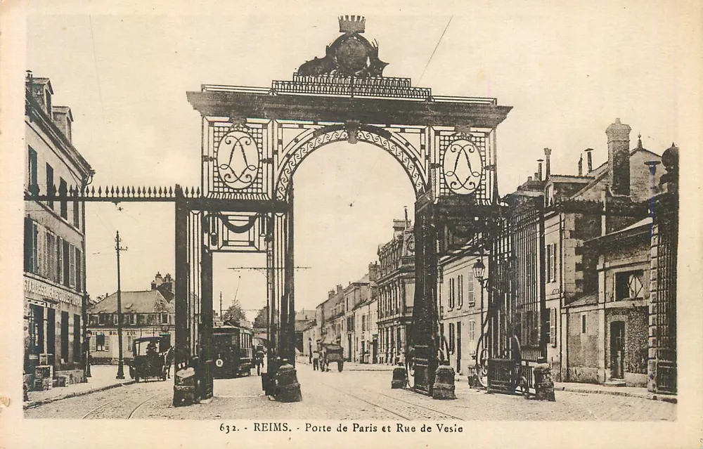 Reims — Porte de Paris et Rue de Vesie — Jacques Fréville, éditeur, Reims - Recto