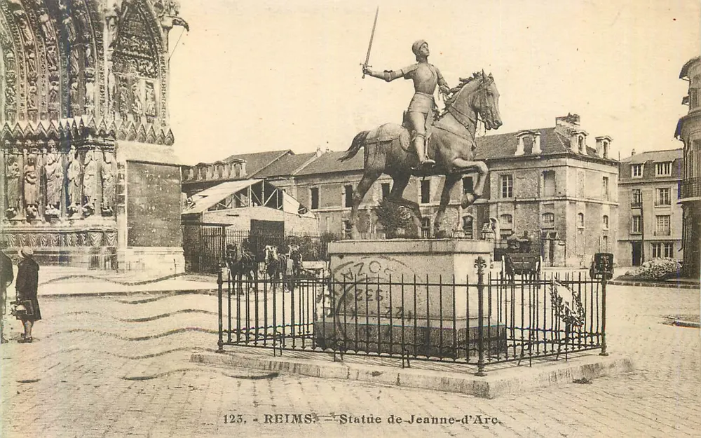 Reims — Estátua de Joana d'Arc — A. Quentin, editor, n° 123 - Frente