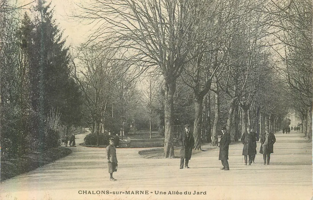 Chalons-sur-Marne — Uma Avenida do Jardim — editor não identificado - Frente