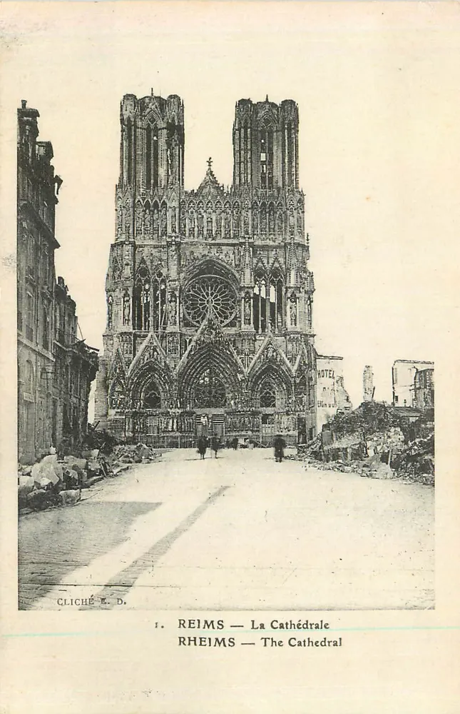 Reims — A Catedral — Cliché E. B. - Frente