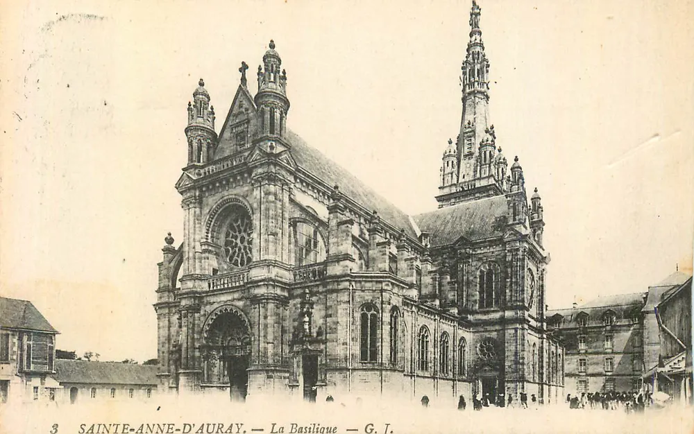 Sainte-Anne-d'Auray — La Basilique — G. I. - Frente