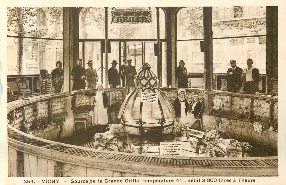 Vichy — Source de la Grande Grille — éditeur 'La Cigogne', pl. de l'Hôtel - Vorderseite