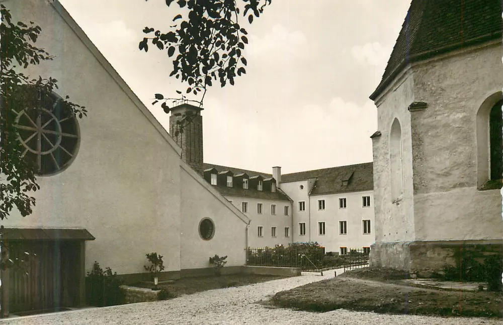 Portal da capela São Pio — convento das beneditinas de Vilshofen — editor Perutz, n° 25/3 - Frente