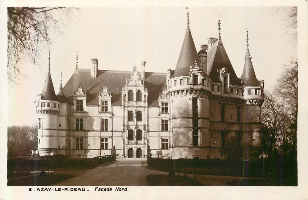 Azay-le-Rideau — Fachada Norte — Monuments Historiques de France - Frente