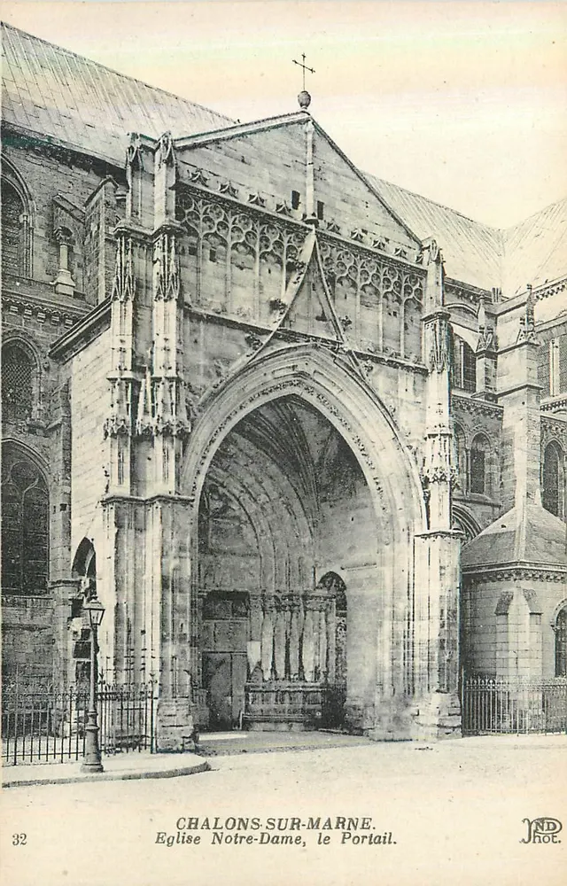 Chalons-sur-Marne — Kirche Notre-Dame, der Portal — JND. Nr. 32 - Vorderseite