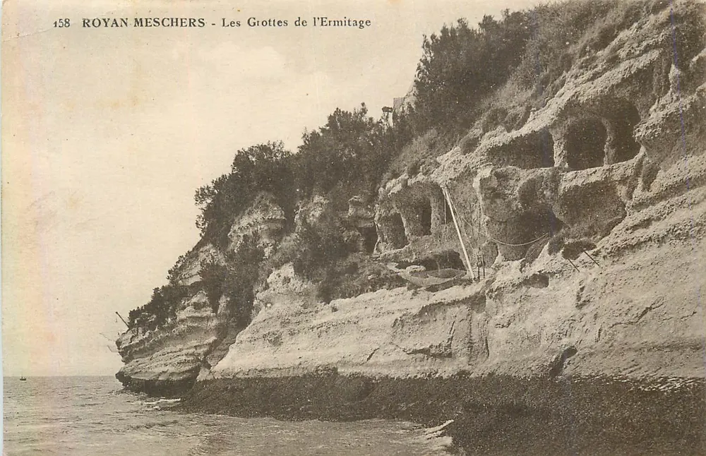 Les Grottes de l'Ermitage — Royan-Meschers — Édition Nouvelles Galeries, Royan - Recto