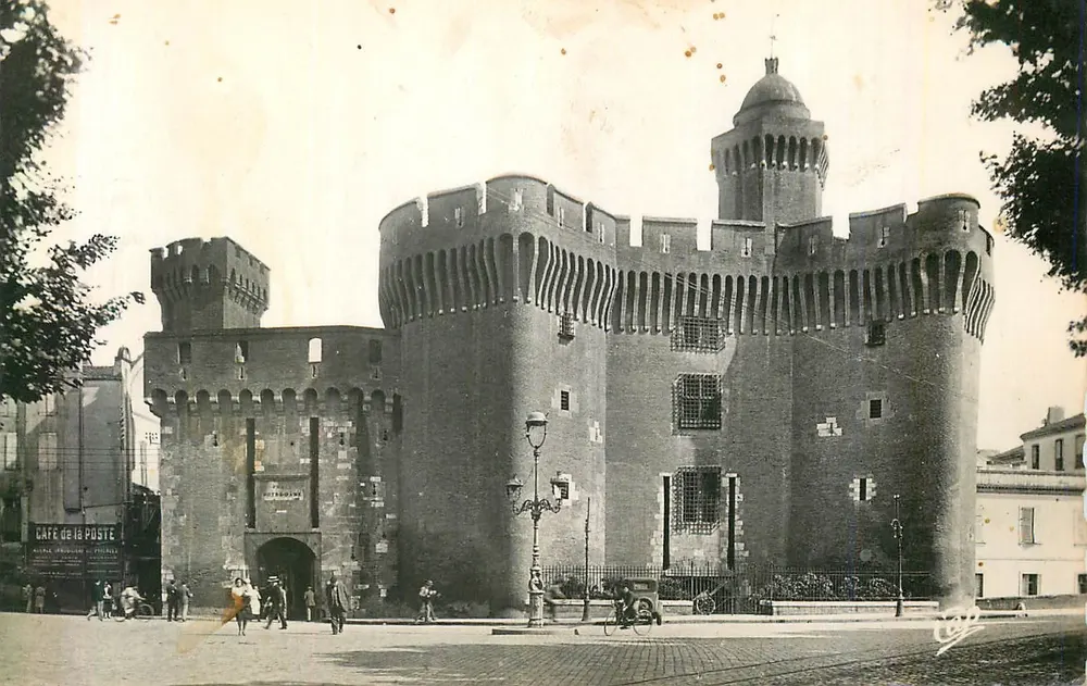 A Torre da Correios em Perpignan — editor Cie des Arts Photomécaniques, n°6 - Frente