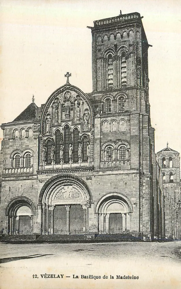VÉZELAY — A Basílica de Santa Maria Madalena — Livraria Pothain frères, editora Avallon - Frente
