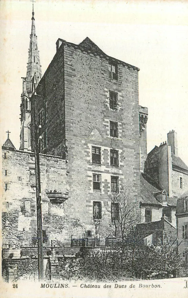 Moulins — Castelo dos Duques de Bourbon — Antigos Estabelecimentos Neurdein e Cie, Paris - Frente