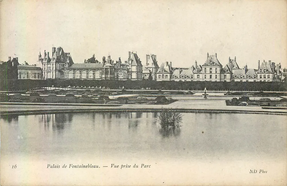 Schloss Fontainebleau — Ansicht vom Park — ND Phot - Vorderseite