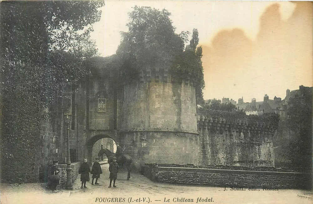 Fougeres (Il-et-V.) — Le Château féodal — J. Sorel, édit., Rennes - Recto