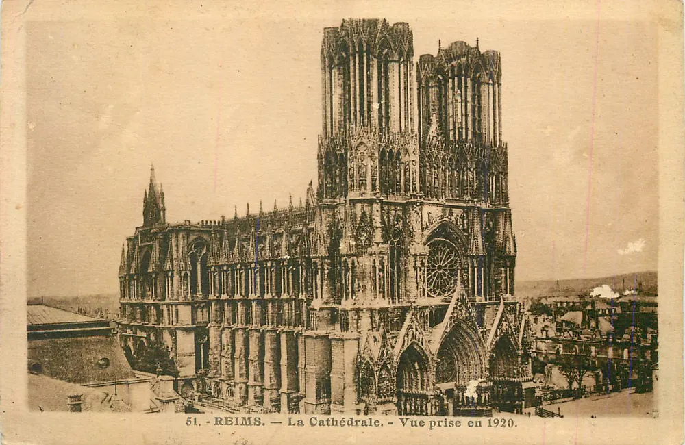 Reims — La Cathédrale — Vue prise en 1920 - Recto