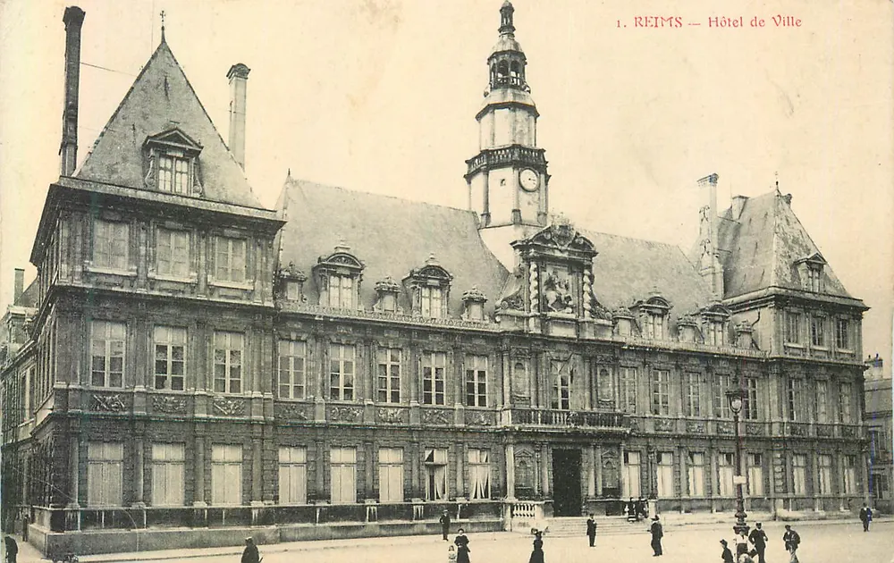 Reims — Hotel de Ville - Frente