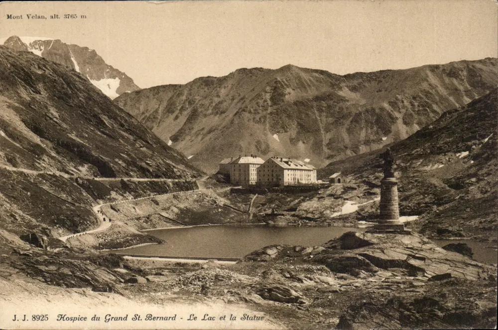 Mont Velan, alt. 3765 m — Hospice du Grand St Bernard, Le Lac et la Statue — J. J. 8925 - Recto