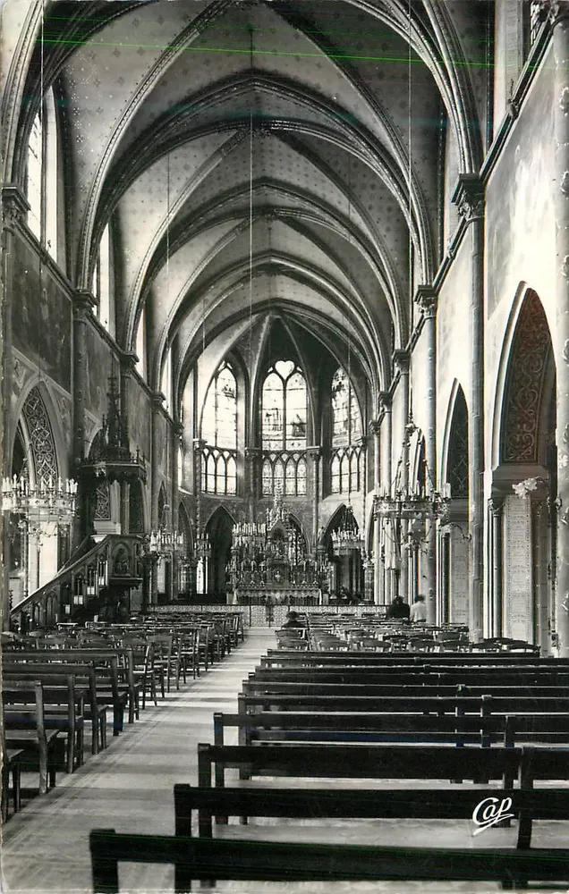 Issoudun — Interior de la Basílica del Sagrado Corazón — REAL-PHOTO - Anverso