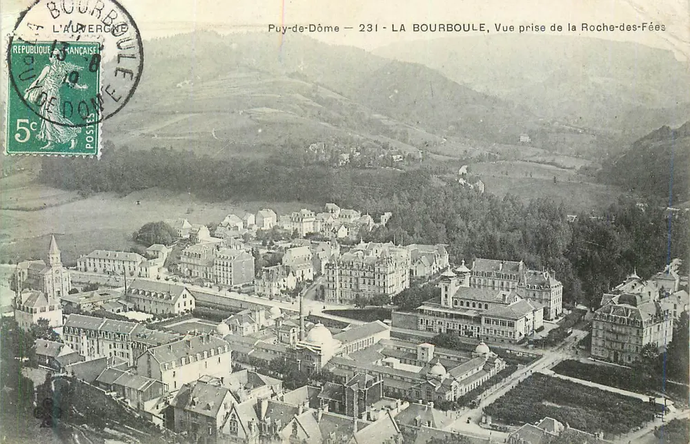 LA BOURBOULE — Ansicht von der Roche-des-Fées — Puy-de-Dôme — 231 — Verleger: L'Auvergne - Vorderseite