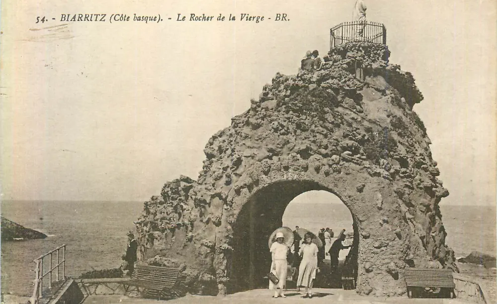 Biarritz (Côte basque) — View of the Rock of the Virgin — Bloc Frères, Bordeaux, n°54 - Front