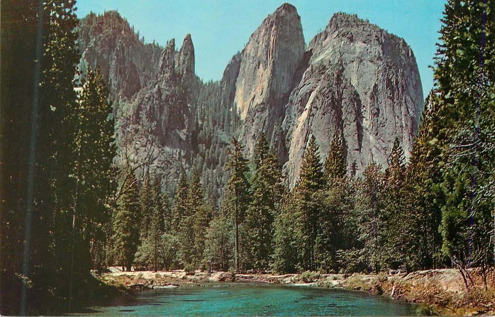 Yosemite National Park, Kalifornien — Kathedralenfelsen und Spires — Western Publishing & Novelty Co., Los Angeles, Kalifornien, n° 320 - Vorderseite