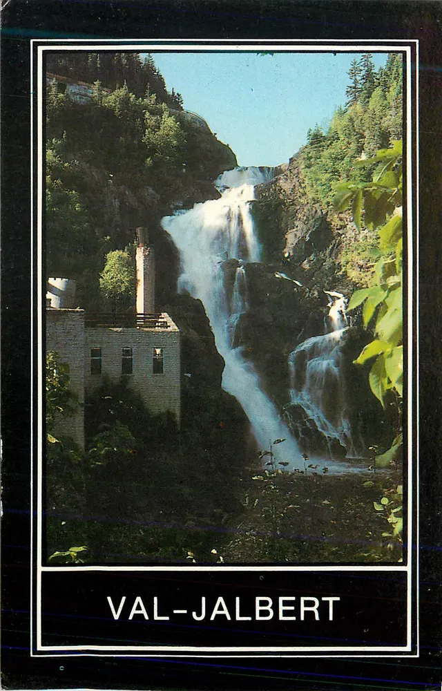 Ouiatchouan-Wasserfall — Val-Jalbert — Plastichrome Boston, MA - Vorderseite