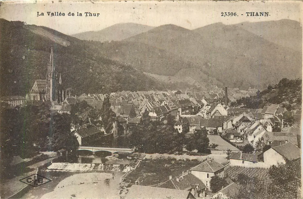 Dolina rzeki Thur — widok panoramiczny z Thann — Wydawca C. Lardier, Thann, nr 23306 - Awers