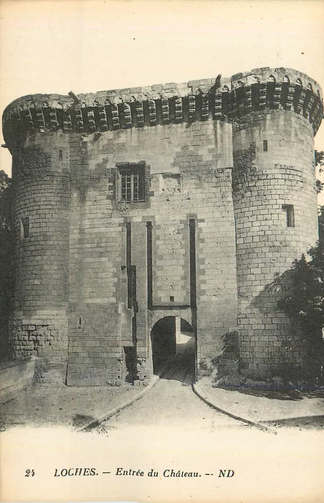 Loches — Entrada do Castelo — ND - Frente